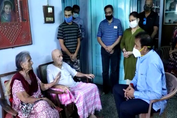 आईच्या वाढदिवसाच्या पूर्वसंध्येलाच मुलाच्या निधनाचं वृत्त समजल्यानं एका बाजूला वाढदिवसाचा आनंद तर दुसऱ्या बाजूला मुलगा जाण्याच्या दुः खाची किनार देखील आली आहे.