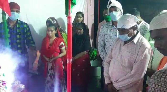 या ठिकाणी हिंदू-मुस्लिम बांधव दोन्हीही सण एकत्र मनोभाने साजरा करत आहेत. 