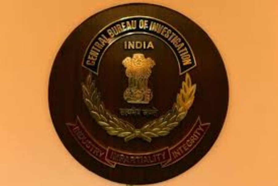 एसआयटीचं नेतृत्व सीबीआयचे जॉइंट डायरेक्टर मनोज शशीधर करतील. त्यांच्याशिवाय गगनदीप गंभीर, एसपी नुपूर प्रसाद आणि आणि एडिशनल एसपी अनिल यादव या टीमचा भाग असतील. हे सर्व अधिकारी सुशांत मृत्यू प्रकरणाचा तपास करतील. 