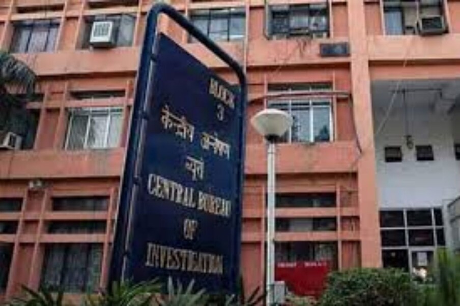 हाय प्रोफाईल प्रकरणाचा तपास करण्यासाठी सीबीआयने एका एसआयटीचं गठण केलं आबे. ज्यामध्ये चार वरिष्ठ अधिकाऱ्यांचा सहभाग आहे