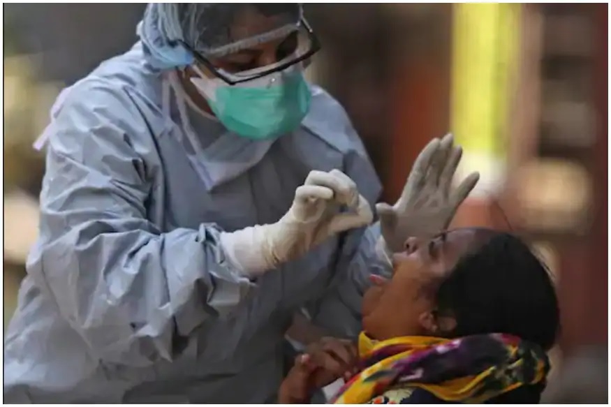 मुंबईची लोकसंख्या आणि गर्दीचं प्रमाण पाहता देशभर चिंता व्यक्त केली जात होती. तसच केंद्र आणि राज्य सरकारनेही आपलं सर्व लक्ष मुंबईवरच केंद्रीत केलं होतं.