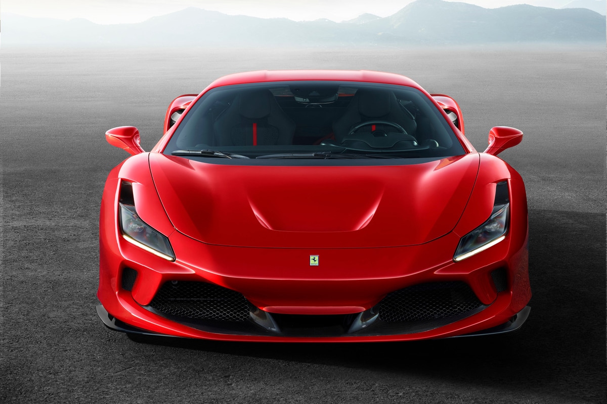 . फरारीने आधीचे मॉडेल 488 GTB च्या तुलनेत Ferrari F8 Tributo च्या एरोडायनामिक्सवर 10 टक्के जास्त भर देण्यात आला आहे. . फरारीने आधीचे मॉडेल 488 GTB च्या तुलनेत Ferrari F8 Tributo च्या एरोडायनामिक्सवर 10 टक्के जास्त भर देण्यात आला आहे.