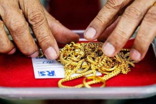 लॉकडाऊनमध्ये लागली लॉटरी! तब्बल 28 वर्षांनी मिळालं चोरी गेलेलं मंगळसूत्र
