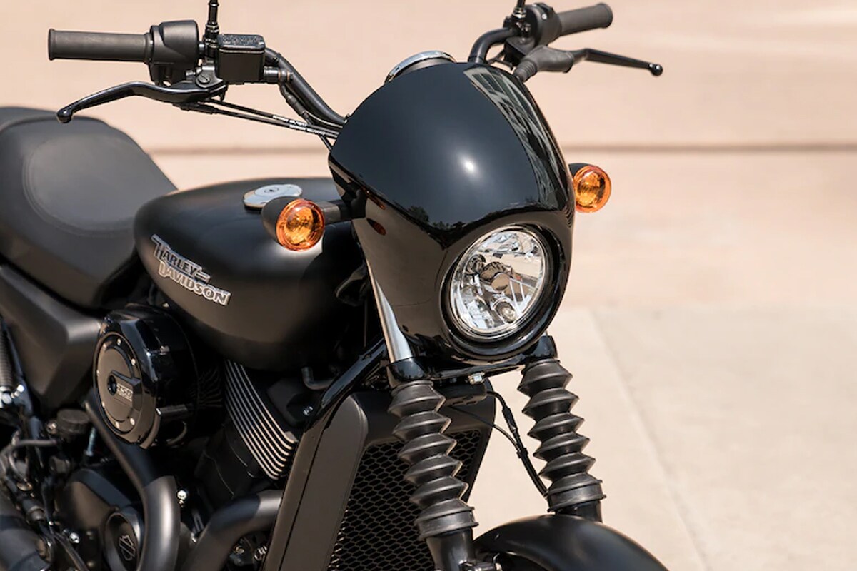 Harley Davidson Street 750 ची किंमतही आधी 5.34 लाख रुपये इतकी होती. ती आता 4.69 लाख रुपये इतकी झाली आहे. Harley Davidson Street 750 ही बाइक सीमा सुरक्षा दलातील जवानांसाठी कॅन्टीन स्टोर विभाग (सीएसडी) मध्ये उपलब्ध आहे. Harley Davidson Street 750 ची किंमतही आधी 5.34 लाख रुपये इतकी होती. ती आता 4.69 लाख रुपये इतकी झाली आहे. Harley Davidson Street 750 ही बाइक सीमा सुरक्षा दलातील जवानांसाठी कॅन्टीन स्टोर विभाग (सीएसडी) मध्ये उपलब्ध आहे.