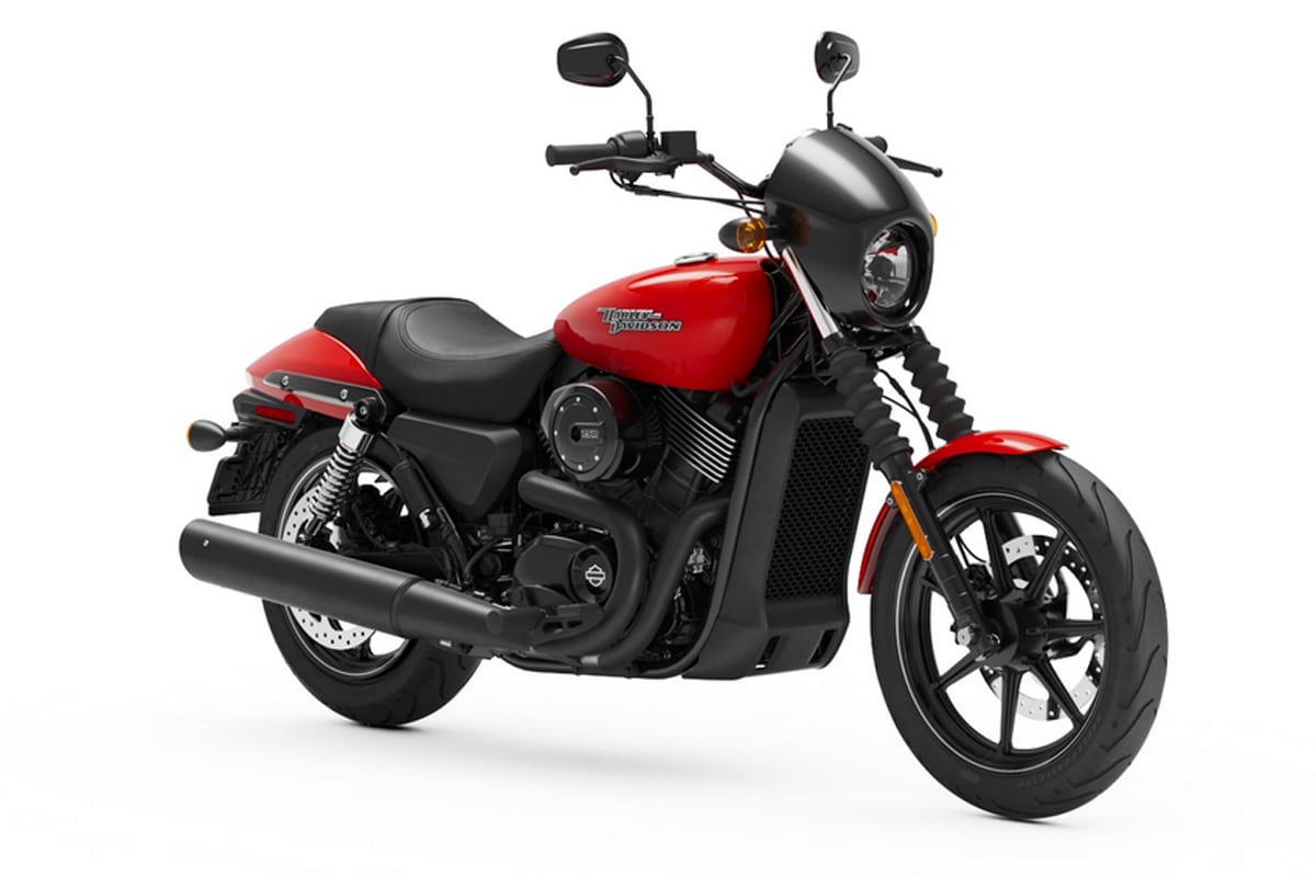 जर तुम्हाला दमदार अशी हार्ले-डेविडसन (Harley Davidson) दुचाकी खरेदी करायची असेल तर हीच चांगली संधी आहे. कारण, लॉकडाउनच्या काळात विक्री ठप्प झाल्यामुळे अमेरिकन हार्ले-डेविडसन आपल्या लोकप्रिय Street 750 ची किंमत कमी केली आहे. जर तुम्हाला दमदार अशी हार्ले-डेविडसन (Harley Davidson) दुचाकी खरेदी करायची असेल तर हीच चांगली संधी आहे. कारण, लॉकडाउनच्या काळात विक्री ठप्प झाल्यामुळे अमेरिकन हार्ले-डेविडसन आपल्या लोकप्रिय Street 750 ची किंमत कमी केली आहे.