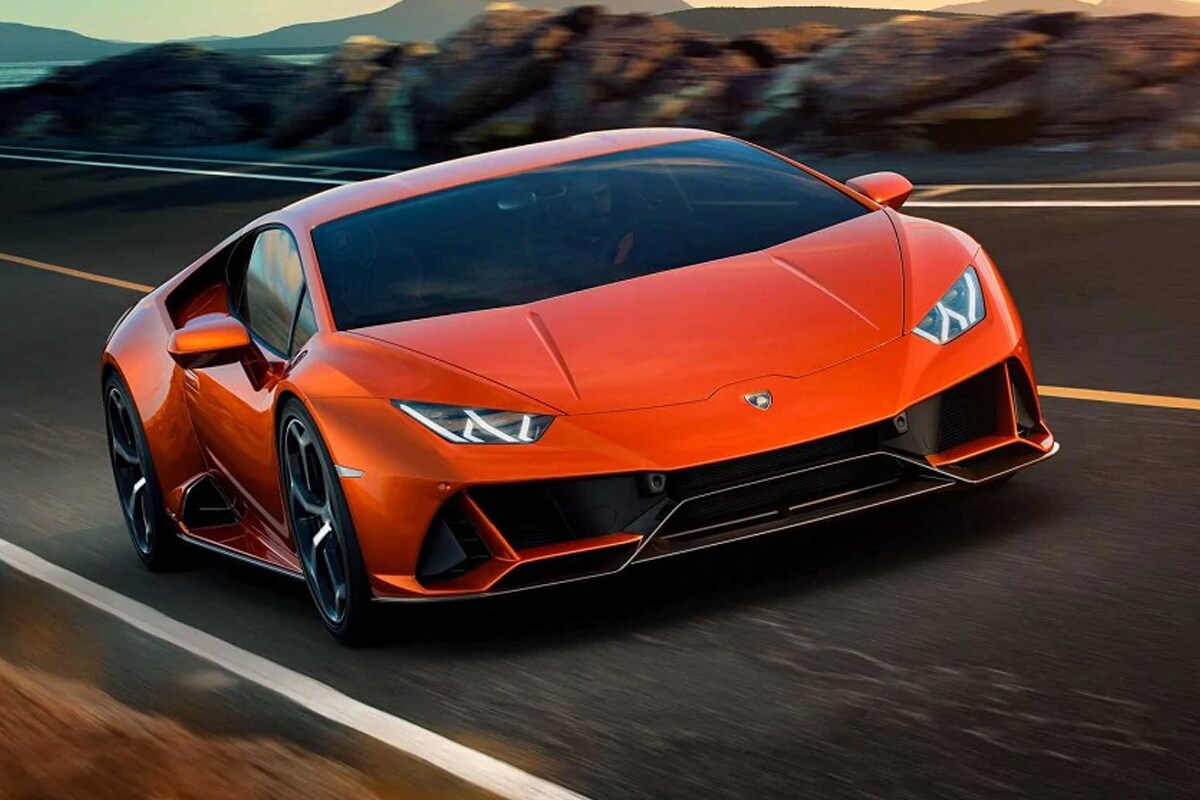 Ferrari F8 Tributo चा मुकाबला आता थेट Lamborghini Huacan 2020 शी होणार आहे. Huacan 2020 मध्ये तब्बल 5204 सीसी इंजिन दिले आहे. Ferrari F8 Tributo चा मुकाबला आता थेट Lamborghini Huacan 2020 शी होणार आहे. Huacan 2020 मध्ये तब्बल 5204 सीसी इंजिन दिले आहे.