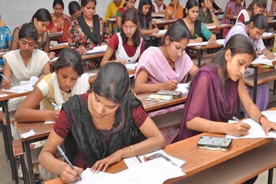 कोरोनाचा वाढता धोका... पुणे-मुंबई येथील परीक्षा केंद्रावरून विद्यार्थ्यांसमोर नवा पेच