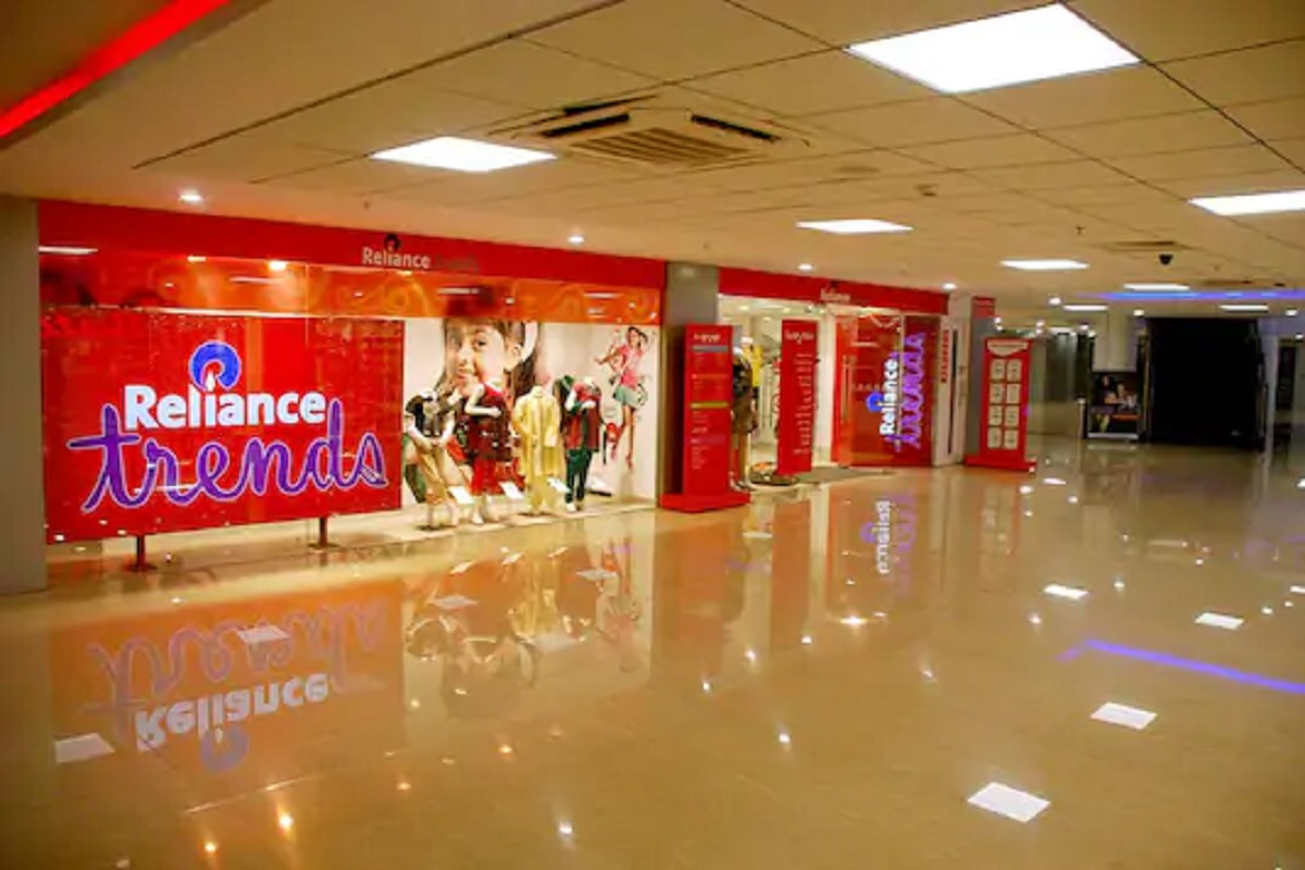 किशोर बियानींचा फ्युचर ग्रूप Reliance कडे; 24,713 कोटींचं Big Bazaar डील