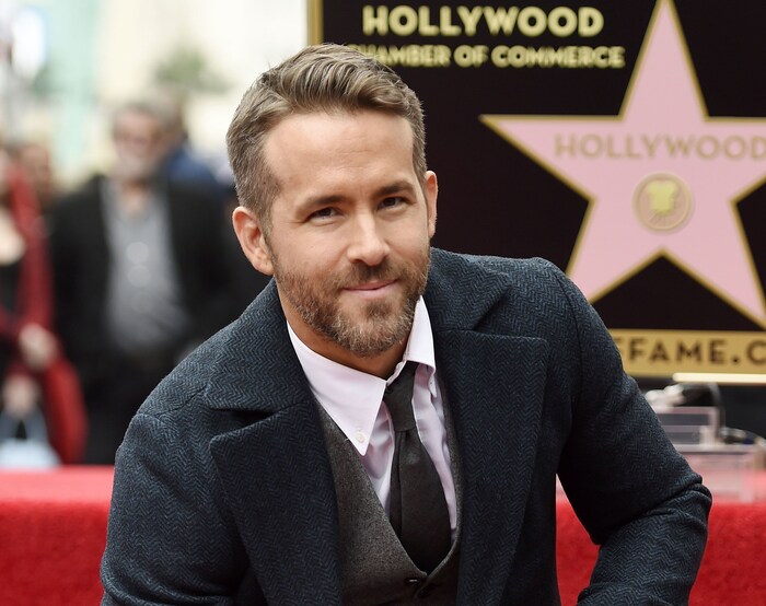 यानंतर दुसऱ्या क्रमांकावर रेयान रेनॉल्ड्स (Ryan Reynolds)आहे. रेयानची कमाई 71.5 मिलियन डॉलर आहे. 
