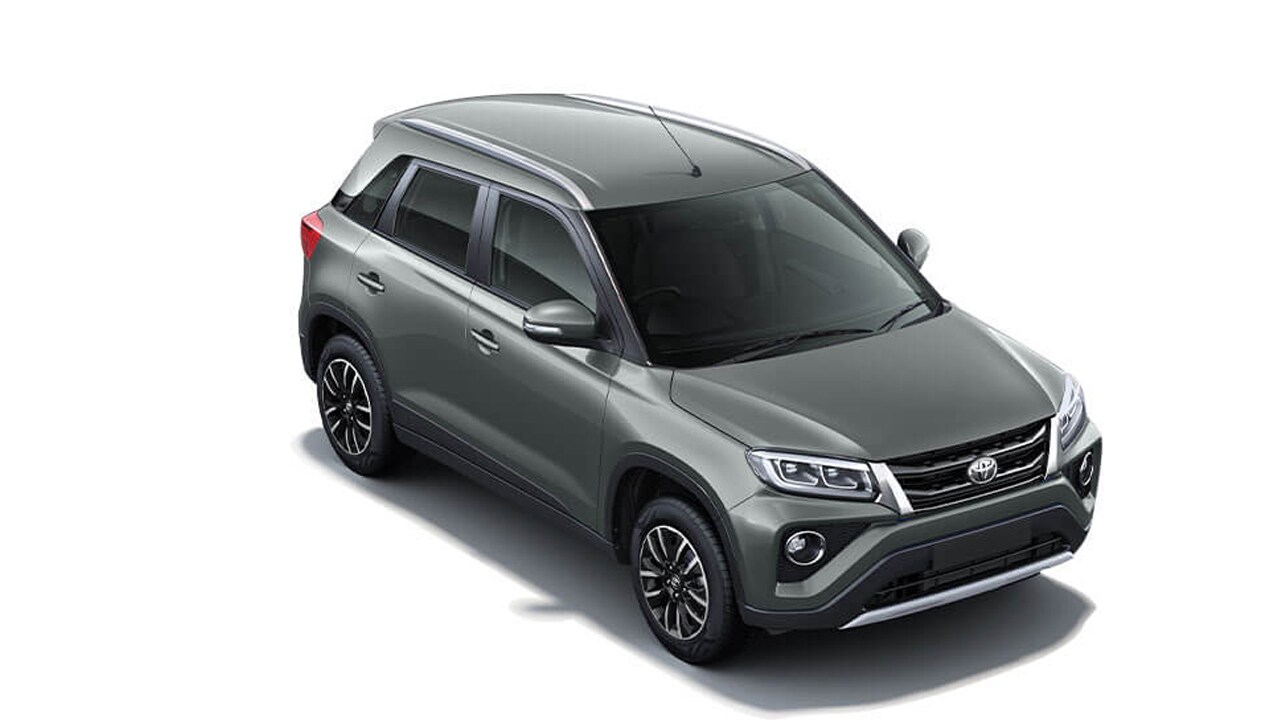 Urban Crusier मध्ये इंटीरिअर हे मारुती ब्रेजा सारखेच असण्याची शक्यता आहे. पण, यात केबिनमध्ये ब्राइट कलर स्कीम आणि नई अपहोल्स्ट्री दिली जाणार आहे. Urban Crusier मध्ये इंटीरिअर हे मारुती ब्रेजा सारखेच असण्याची शक्यता आहे. पण, यात केबिनमध्ये ब्राइट कलर स्कीम आणि नई अपहोल्स्ट्री दिली जाणार आहे.