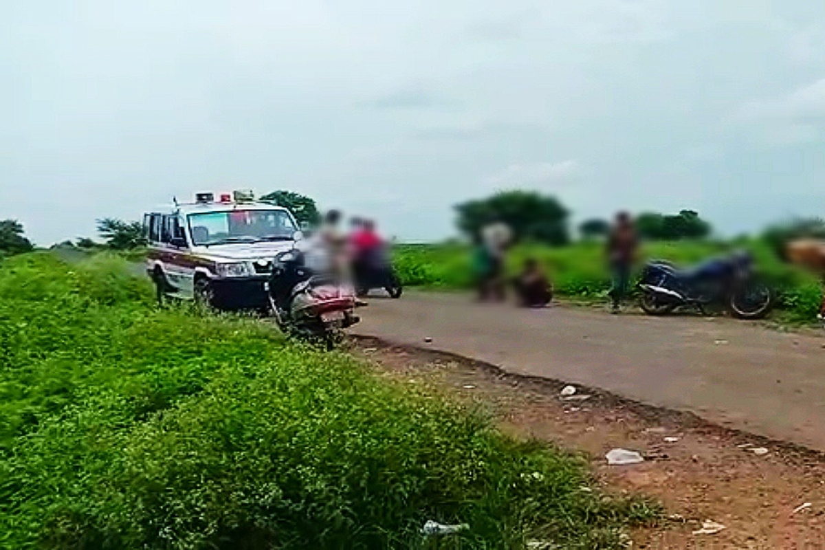 क्रुरतेचा कळस! झोपलेल्या 7 वर्षीय चिमुरडीला उचलून नेत केला सामूहिक अत्याचार