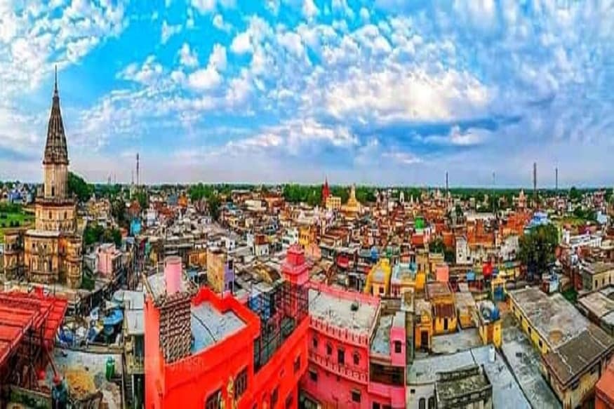 या कार्यक्रमासाठी सर्व अयोध्येला सजविण्यात आलं आहे. कार्यक्रमासाठी गर्दी होणार नसली तरी अयोध्येत सजावट करण्यात आली आहे. या कार्यक्रमासाठी सर्व अयोध्येला सजविण्यात आलं आहे. कार्यक्रमासाठी गर्दी होणार नसली तरी अयोध्येत सजावट करण्यात आली आहे.