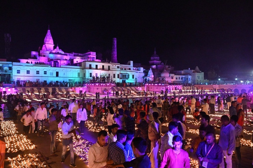 ऐतिहासिक राम मंदिराच्या भूमिपूजनासाठी अयोध्या नगरी सज्ज झाली आहे. 5 ऑगस्टला बुधवारी मुख्य कार्यक्रम होणार आहे. यासाठी ही रामाची नगरी सज्ज झाली असून शहराचा कायापालटच झाला आहे. ऐतिहासिक राम मंदिराच्या भूमिपूजनासाठी अयोध्या नगरी सज्ज झाली आहे. 5 ऑगस्टला बुधवारी मुख्य कार्यक्रम होणार आहे. यासाठी ही रामाची नगरी सज्ज झाली असून शहराचा कायापालटच झाला आहे.
