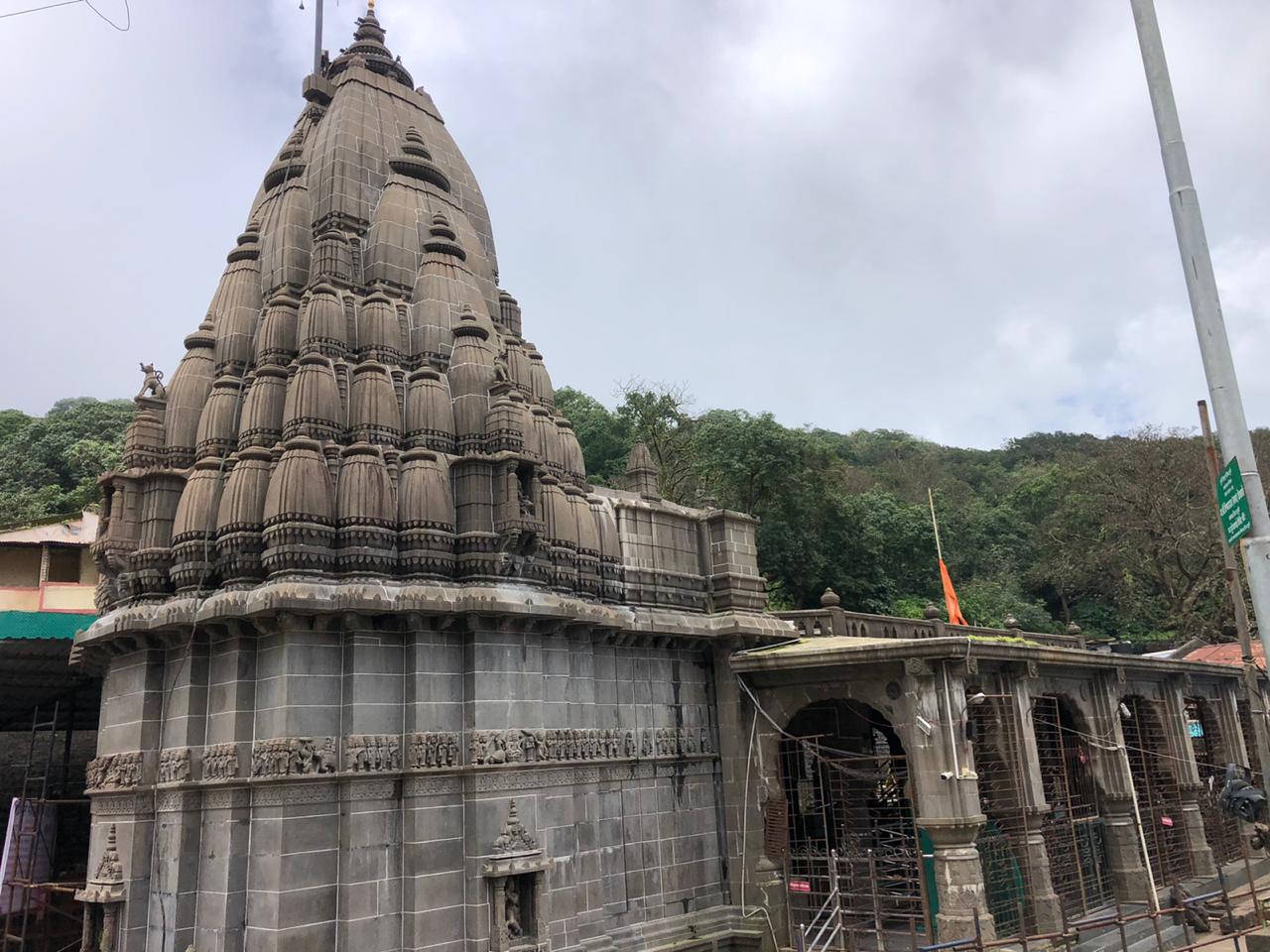 अभयारण्य पश्चिम घाटात येत असून मानवी वस्ती व चालू असलेल्या विकासात्मक घडमोडींच्या अतिजवळ असल्याने या अभयारण्याला संरक्षणाची व अभारण्याच्या जवळ सुरू असलेल्या उपक्रमांवर नियंत्रण ठेवण्याची आवश्यकता असल्याच्या सूचना डॉ.के.कस्तुरीरंगन कमेटीने केल्या होत्या. अभयारण्य पश्चिम घाटात येत असून मानवी वस्ती व चालू असलेल्या विकासात्मक घडमोडींच्या अतिजवळ असल्याने या अभयारण्याला संरक्षणाची व अभारण्याच्या जवळ सुरू असलेल्या उपक्रमांवर नियंत्रण ठेवण्याची आवश्यकता असल्याच्या सूचना डॉ.के.कस्तुरीरंगन कमेटीने केल्या होत्या.