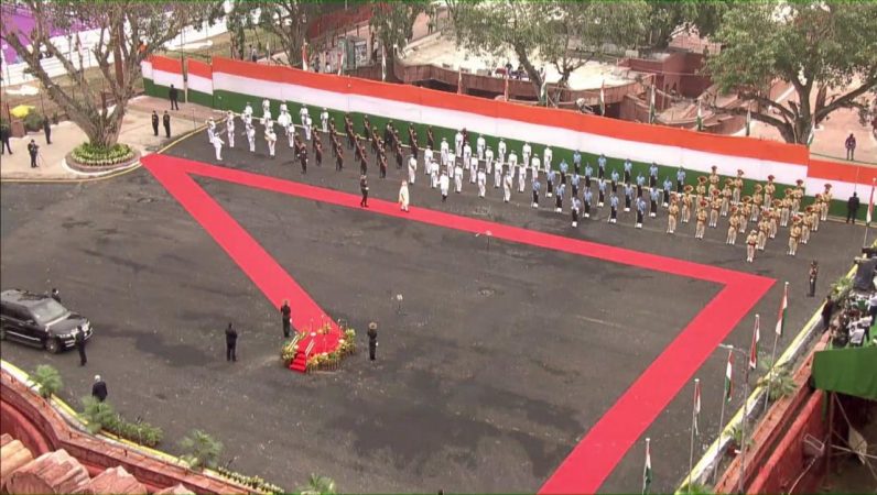 पंतप्रधान नरेंद्र मोदींनी आत्मनिर्भर भारत, कोरोनाविरुद्धची लढाई यासंदर्भात आपल्या भाषणात उल्लेख केला आहे. पंतप्रधान नरेंद्र मोदींनी आत्मनिर्भर भारत, कोरोनाविरुद्धची लढाई यासंदर्भात आपल्या भाषणात उल्लेख केला आहे.