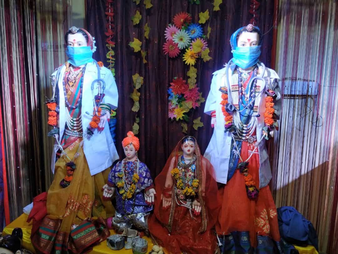 महालक्ष्मीच्या देखाव्यातून कोरोनायोद्धा डॉक्टरांबद्दल ठाकरे कुटुंबीयांनी अशी व्यक्त केली कृतज्ञता!