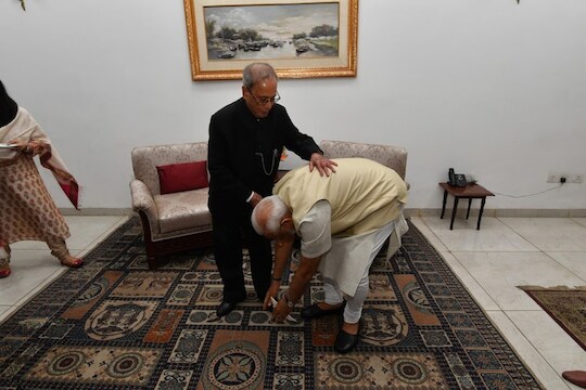 प्रणव मुखर्जींच्या निधनानंतर पंतप्रधान मोदीही झाले भावुक; शेअर केला खास Photo