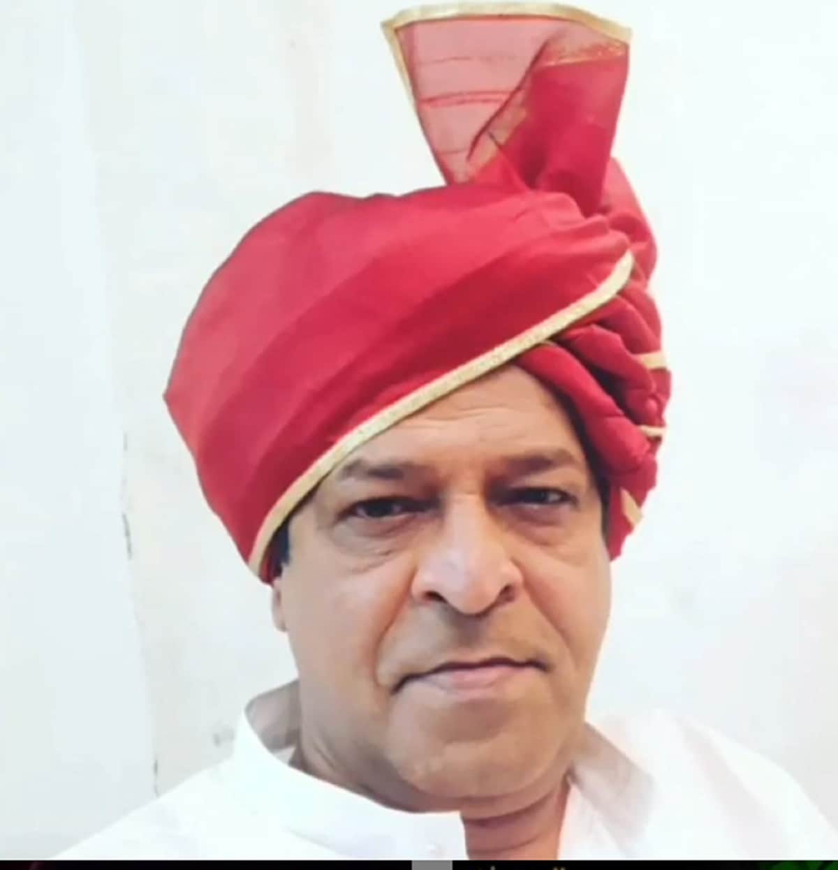 त्यांनी काही मालिका, सिनेमांमध्ये काम केले मात्र नवीन काम मिळण्यासाठी त्यांनी वेळोवेळी समस्यांना तोंड द्यावे लागत असेत. मात्र त्यांनी हिंमत न हरता असिस्टंट डायरेक्टर, कोरियोग्राफर आणि कास्टिंग डायरेक्टर म्हणून काम केले. (फोटो सौजन्य-@officialsharadsankla19/Instagram) त्यांनी काही मालिका, सिनेमांमध्ये काम केले मात्र नवीन काम मिळण्यासाठी त्यांनी वेळोवेळी समस्यांना तोंड द्यावे लागत असेत. मात्र त्यांनी हिंमत न हरता असिस्टंट डायरेक्टर, कोरियोग्राफर आणि कास्टिंग डायरेक्टर म्हणून काम केले. (फोटो सौजन्य-@officialsharadsankla19/Instagram)