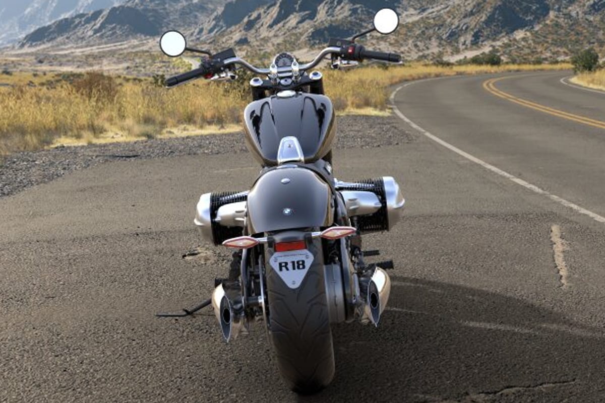 BMW कंपनीने एप्रिल महिन्यात BMW- R18 च्या बुकिंगसाठी सुरुवात केली होती. एक लाख रुपयात बाइकचे बुकिंग सुरू केले होते. BMW- R18 चे दोन मॉडेल लाँच करण्यात येणार आहे. BMW कंपनीने एप्रिल महिन्यात BMW- R18 च्या बुकिंगसाठी सुरुवात केली होती. एक लाख रुपयात बाइकचे बुकिंग सुरू केले होते. BMW- R18 चे दोन मॉडेल लाँच करण्यात येणार आहे.