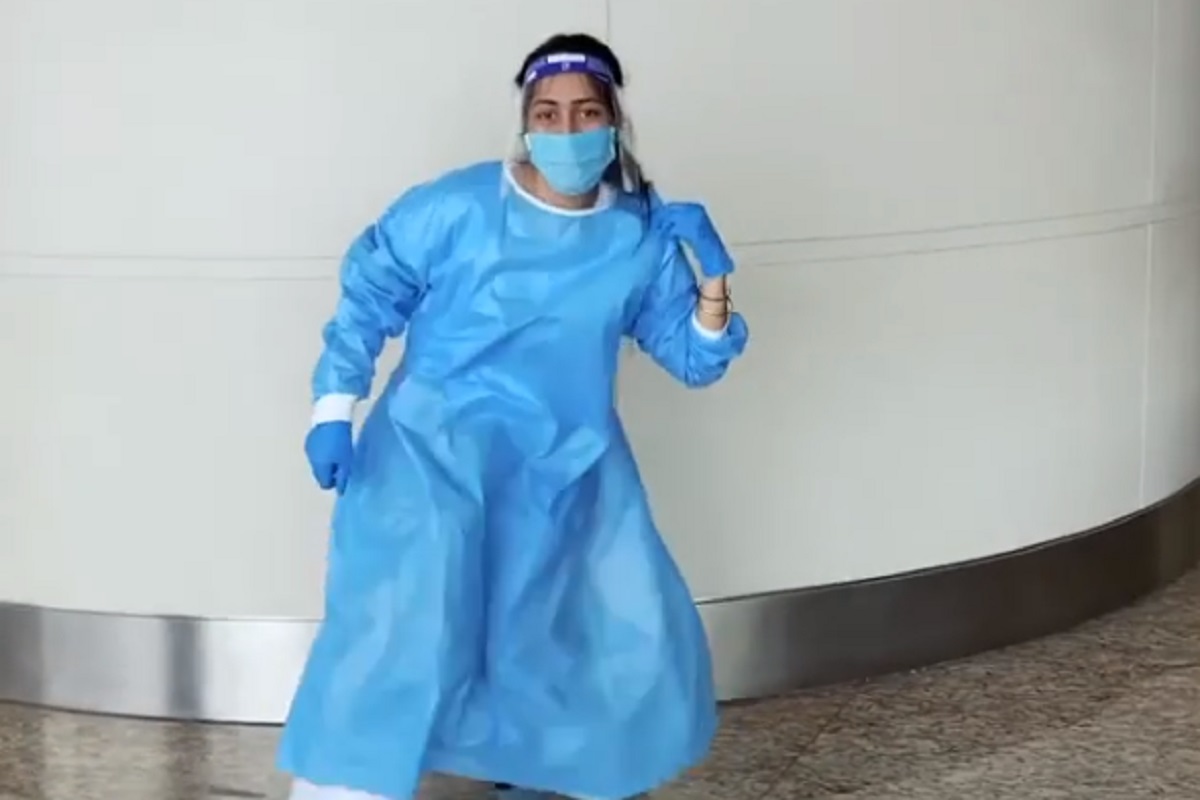 पीपीई सूट घालून एअरपोर्टवरच नाचू लागली युजवेंद्र चहलची होणारी बायको; धनश्रीचा VIDEO VIRAL