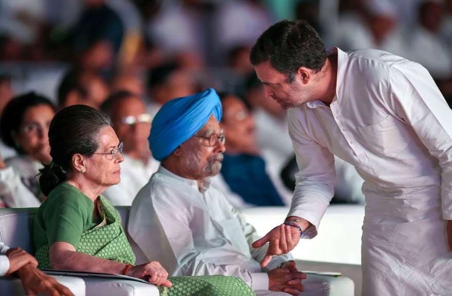 मात्र अध्यक्ष निवडीसाठी काँग्रेसची कसोटी लागणार असून मोठी उलथापालथ होण्याची शक्यताही व्यक्त केली जात आहे. मात्र अध्यक्ष निवडीसाठी काँग्रेसची कसोटी लागणार असून मोठी उलथापालथ होण्याची शक्यताही व्यक्त केली जात आहे.