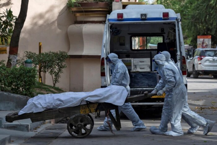 जगभरात कोरोना व्हायरस (Coronavirus) च्या रुग्णांची संख्या दिवसेंदिवस वाढतच आहे. एएफपीच्या आकड्यांनुसार जगभरात कोविड-19 (Covid-19) च्या रुग्णांचा आतापर्यंत 8 लाख लोकांचा मृत्यू झाला आहे. तर दुसरीकडे संसर्ग झालेल्यांची संख्या 2 कोटींच्या पार गेली आहे.