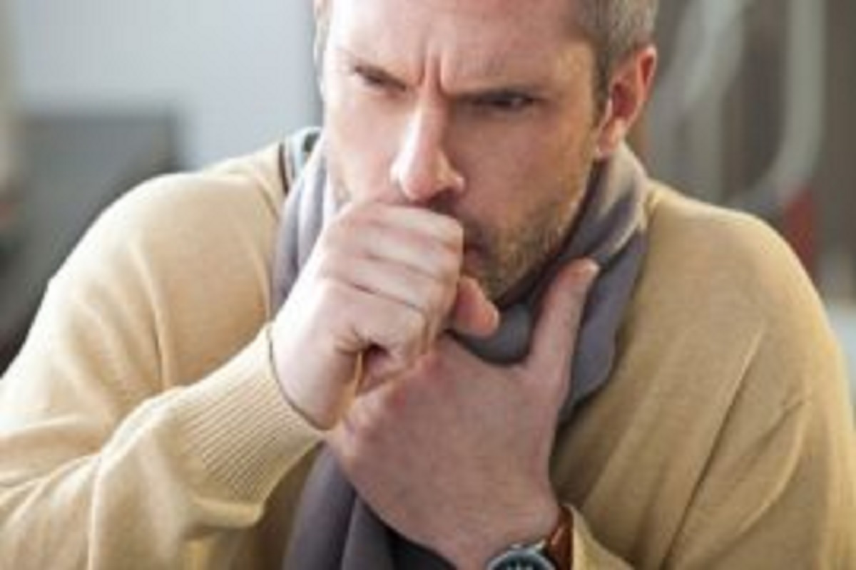 मास्क वापरणं Must! फक्त शिंक किंवा खोकल्यातून नव्हे तर संसर्गित व्यक्तीच्या बोलण्यातूनही पसरू शकतो कोरोना