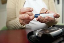 रोज रिकाम्या पोटी हे दाणे चावून खा; Diabetes नियंत्रणात ठेवण्याचा सोपा उपाय