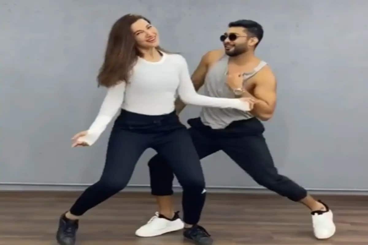 झैदने सोशल मीडियावर दोघांचे अनेक फोटो आणि व्हिडीओ शेअर केले आहेत, मात्र अद्याप अभिनेत्रीने त्या दोघांबाबत कोणतीही पोस्ट सोशल मीडियावर केली नाही आहे. (फोटो सौजन्य- instagram/@zaid_darbar) झैदने सोशल मीडियावर दोघांचे अनेक फोटो आणि व्हिडीओ शेअर केले आहेत, मात्र अद्याप अभिनेत्रीने त्या दोघांबाबत कोणतीही पोस्ट सोशल मीडियावर केली नाही आहे. (फोटो सौजन्य- instagram/@zaid_darbar)