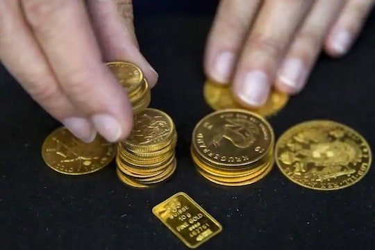 Gold Price Today : सलग दुसऱ्या दिवशी घसरले सोन्याचे भाव, 2 दिवसांत 2000 रुपयांनी स्वस्त झाले सोने