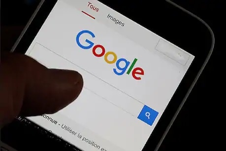 गुगल सातत्यानं आपल्या ग्राहकांना नवीन फिचर्स देत आहे. गुगलने आता ग्राहकांसाठी people card सुरू केलं आहे. हे व्हर्च्युअल व्हिजिटिंग कार्डसारखं असणार आहे. गुगलनं भारतात ही खास सेवा सुरु केली आहे. गुगल सातत्यानं आपल्या ग्राहकांना नवीन फिचर्स देत आहे. गुगलने आता ग्राहकांसाठी people card सुरू केलं आहे. हे व्हर्च्युअल व्हिजिटिंग कार्डसारखं असणार आहे. गुगलनं भारतात ही खास सेवा सुरु केली आहे.