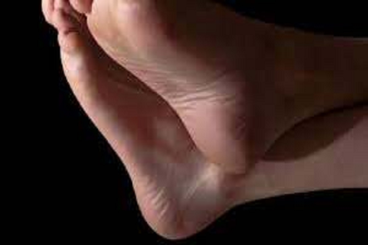 पाय मुरगळल्यावर घरच्या घरी करा उपाय आणि वेदनांपासून मिळेल आराम