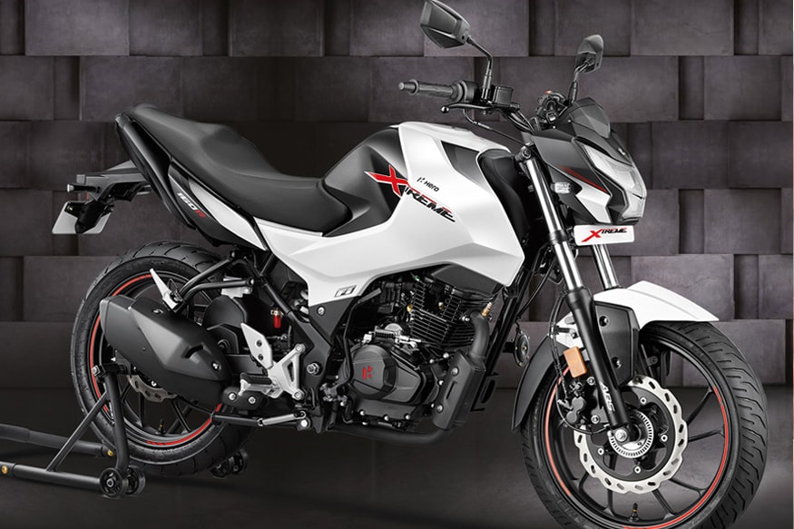 हिरो मोटरने आपली लोकप्रिय असलेली नवी XTreme 160R आधीच लाँच केली होती. पण किंमत किती असणार हे गुलदस्त्यात ठेवलं होतं. त्यानंतर लॉकडाउन सुरू झाला आणि या दमदार बाइकवर पुन्हा एकदा पडदा पडला. पण, आता हिरोने या बाइकची किंमत जाहीर केली असून विक्री सुरू केली आहे. हिरो मोटरने आपली लोकप्रिय असलेली नवी XTreme 160R आधीच लाँच केली होती. पण किंमत किती असणार हे गुलदस्त्यात ठेवलं होतं. त्यानंतर लॉकडाउन सुरू झाला आणि या दमदार बाइकवर पुन्हा एकदा पडदा पडला. पण, आता हिरोने या बाइकची किंमत जाहीर केली असून विक्री सुरू केली आहे.