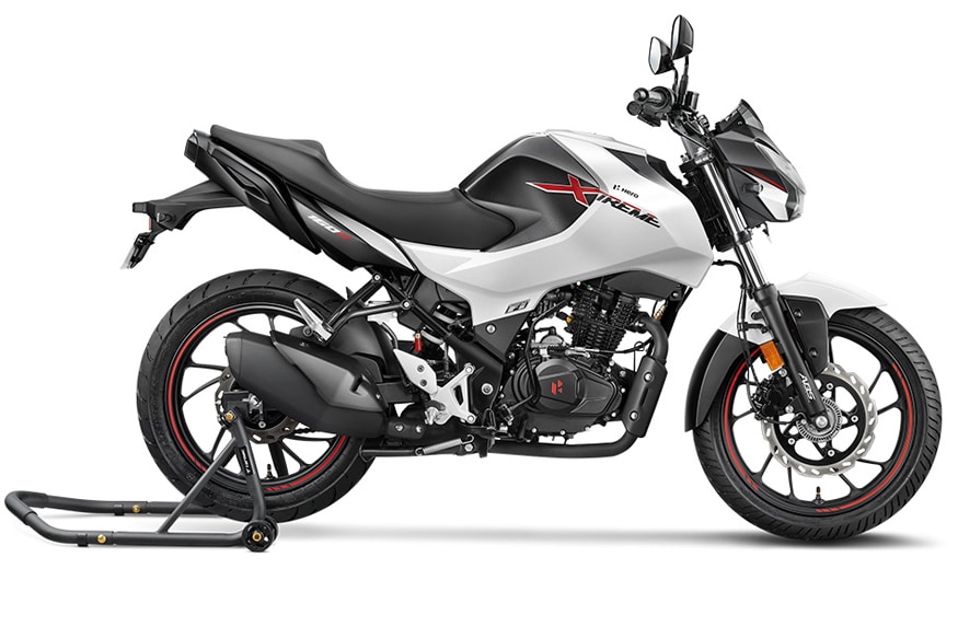 XTreme 160R मध्ये मोनोशॉक सस्पेंशन देण्यात आले आहे. तसंच17-इंच अलॉय व्हिल्स दिले आहे. या बाइकचे वजन हे 138.5 किलो इतके आहे. यात समोर 37mm टेलेस्कोपिक फोर्क्स आणि मागे 7-स्टेप अडज्स्टेबल मोनोशॉक सस्पेंशन दिले आहे. XTreme 160R मध्ये मोनोशॉक सस्पेंशन देण्यात आले आहे. तसंच17-इंच अलॉय व्हिल्स दिले आहे. या बाइकचे वजन हे 138.5 किलो इतके आहे. यात समोर 37mm टेलेस्कोपिक फोर्क्स आणि मागे 7-स्टेप अडज्स्टेबल मोनोशॉक सस्पेंशन दिले आहे.