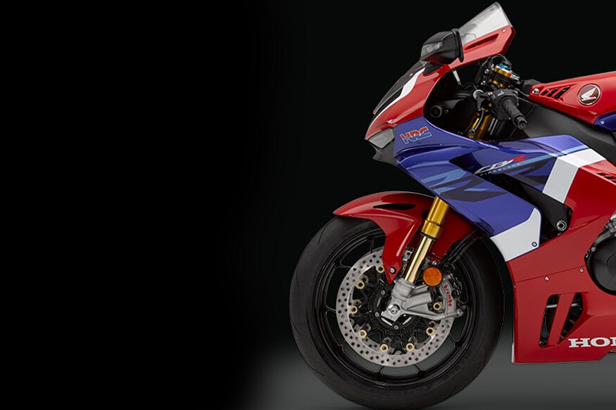 2020 CBR1000RR-R चे स्टँडर्ड आणि SP मॉडलमध्ये 1000 सीसीचे 4-सिलिंडर, लिक्विड कूल्ड, 4-स्ट्रोक, 16 व्हॉल्व्ह, DOHC इनलाइन-4 BS6 इंजिन दिले आहे. 2020 CBR1000RR-R चे स्टँडर्ड आणि SP मॉडलमध्ये 1000 सीसीचे 4-सिलिंडर, लिक्विड कूल्ड, 4-स्ट्रोक, 16 व्हॉल्व्ह, DOHC इनलाइन-4 BS6 इंजिन दिले आहे.