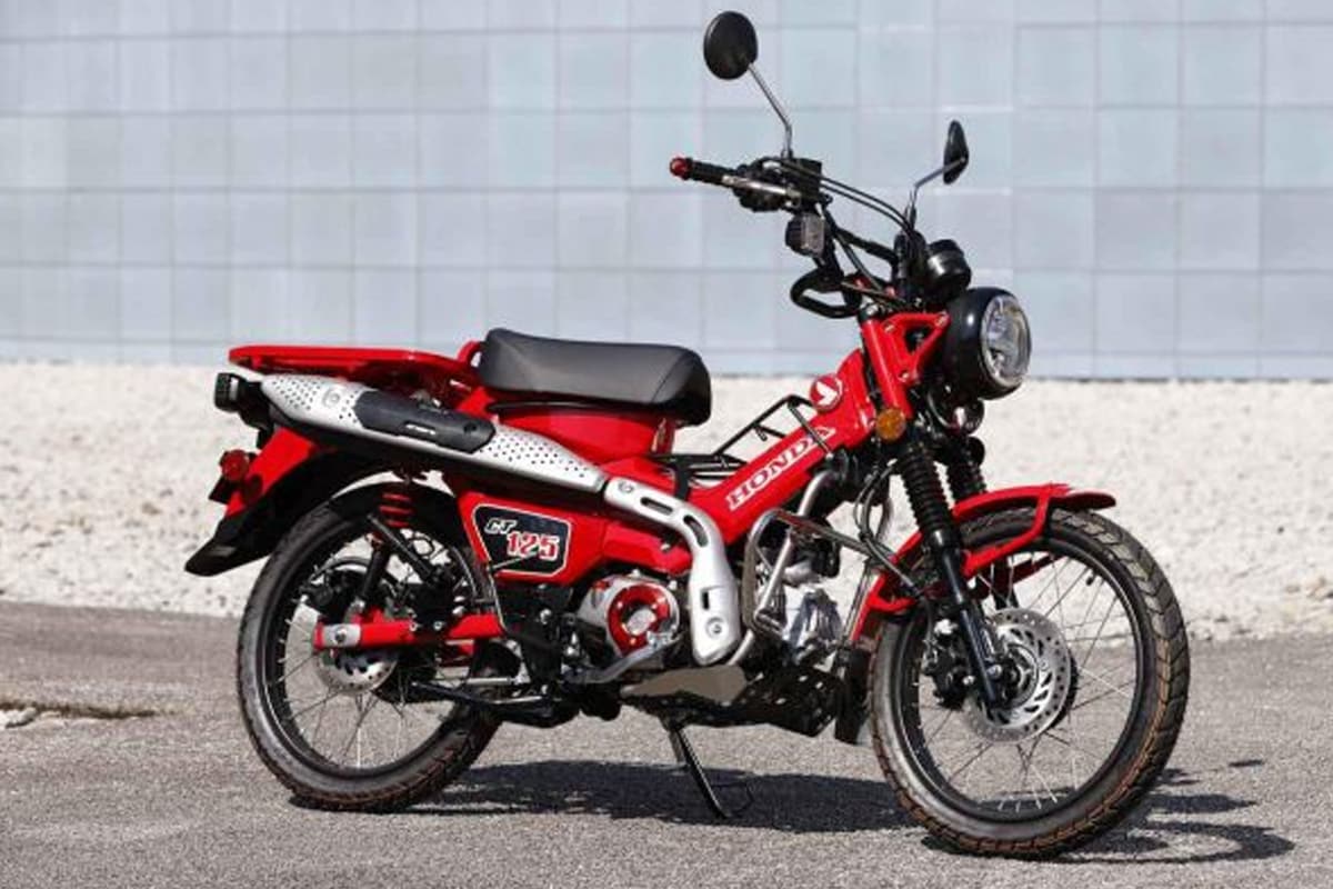 Honda moped ADV मध्ये 124.9cc, एअर-कुल्ड, SOHC इंजिन दिले आहे. जे 8.8 bhp पॉवर आणि 11 Nm इतका टॉर्क जेनरेट करतो. यात 4-स्पीड सेमी-ऑटोमॅटिक गियरबॉक्स दिला आहे. Honda moped ADV मध्ये 124.9cc, एअर-कुल्ड, SOHC इंजिन दिले आहे. जे 8.8 bhp पॉवर आणि 11 Nm इतका टॉर्क जेनरेट करतो. यात 4-स्पीड सेमी-ऑटोमॅटिक गियरबॉक्स दिला आहे.