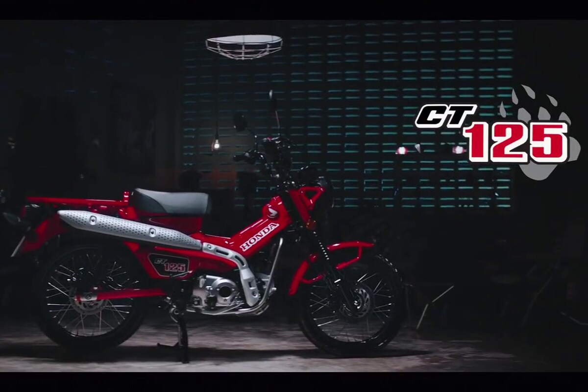 CT125 Hunter Cub ही CT125 सुपर कब वर आधारीत आहे. दोन्ही बाइकमध्ये फार असा मोठा बदल नाही. जवळपास दोन्ही बाइक सारख्याच आहे. फक्त सुपर कबचा लूक हा क्लीन आहे आणि बाइकमध्ये लावण्यात आलेल्या केबल दिसून येतात. तर Hunter Cub मध्ये संपूर्ण उलट प्रकार आहे. CT125 Hunter Cub ही CT125 सुपर कब वर आधारीत आहे. दोन्ही बाइकमध्ये फार असा मोठा बदल नाही. जवळपास दोन्ही बाइक सारख्याच आहे. फक्त सुपर कबचा लूक हा क्लीन आहे आणि बाइकमध्ये लावण्यात आलेल्या केबल दिसून येतात. तर Hunter Cub मध्ये संपूर्ण उलट प्रकार आहे.