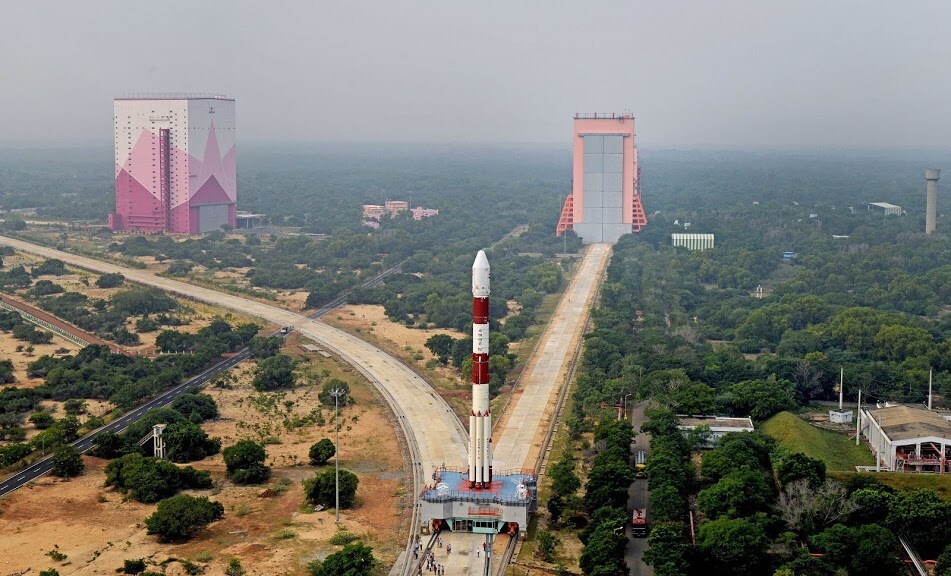 पण त्याला उशीर होणार असल्याचं आता स्पष्ट झालं आहे. ISROने त्याबाबतची माहिती दिली असं सूत्रांनी सांगितलं. पण त्याला उशीर होणार असल्याचं आता स्पष्ट झालं आहे. ISROने त्याबाबतची माहिती दिली असं सूत्रांनी सांगितलं.