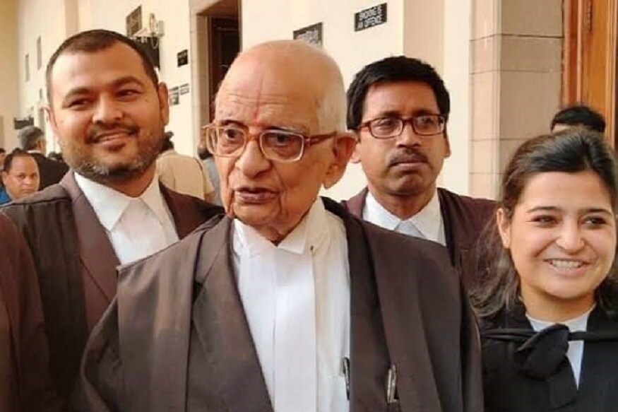 के परासरन – 93 वर्षांचे माजी अटर्नी जनरल असलेले के परासरन हे निष्णात वकिल म्हणून ओळखले जातात. न्यायालयात राम जन्मभूमी आणि इतर संघटनांची बाजू त्यांनी भक्कपणे लढवली. राम जन्मभूमी तीर्थक्षेत्र ट्रस्टमध्येही त्यांची नियुक्ती सरकारने केली आहे. के परासरन – 93 वर्षांचे माजी अटर्नी जनरल असलेले के परासरन हे निष्णात वकिल म्हणून ओळखले जातात. न्यायालयात राम जन्मभूमी आणि इतर संघटनांची बाजू त्यांनी भक्कपणे लढवली. राम जन्मभूमी तीर्थक्षेत्र ट्रस्टमध्येही त्यांची नियुक्ती सरकारने केली आहे.