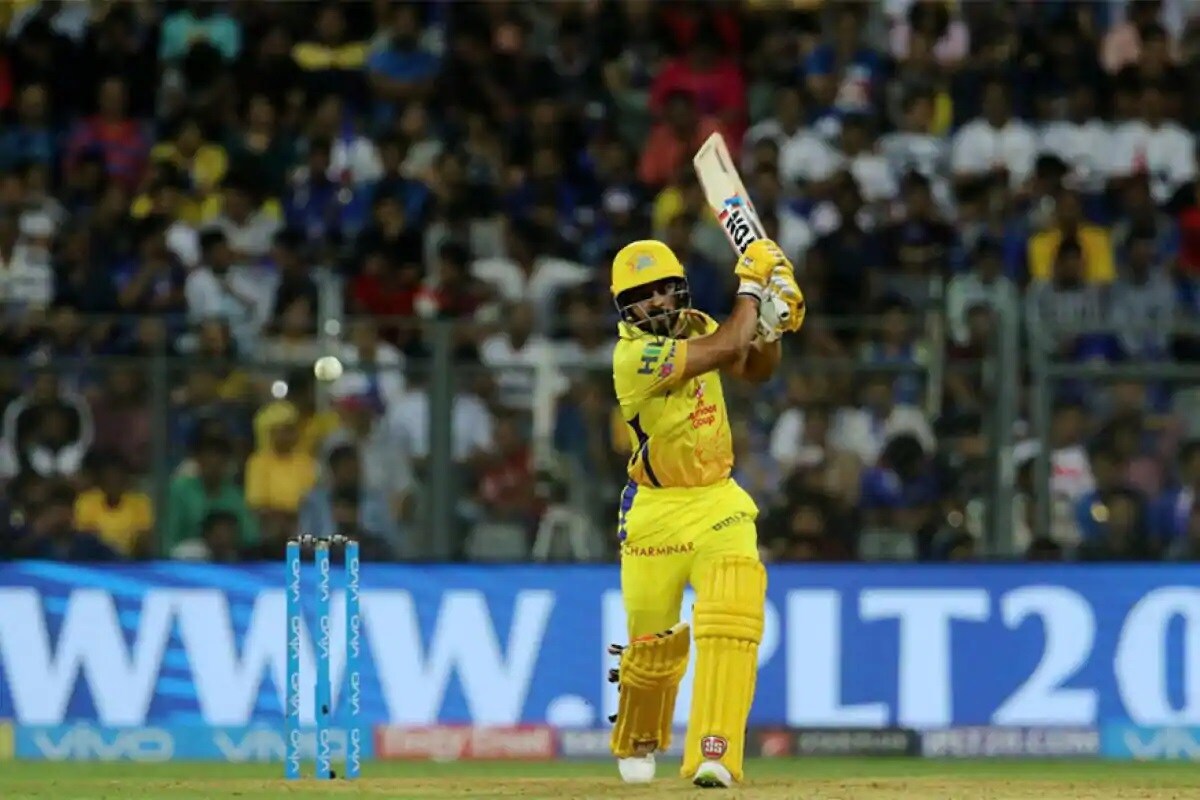 रैनानंतर पुणेकर केदार जाधवला 7.80 कोटी मिळतात. अष्टपैलू फलंदाज केदार जाधवला भारतीय संघात जागा मिळाली नसली तरी, धोनीनं चेन्नई संघात केदारला स्थान दिले. रैनानंतर पुणेकर केदार जाधवला 7.80 कोटी मिळतात. अष्टपैलू फलंदाज केदार जाधवला भारतीय संघात जागा मिळाली नसली तरी, धोनीनं चेन्नई संघात केदारला स्थान दिले.