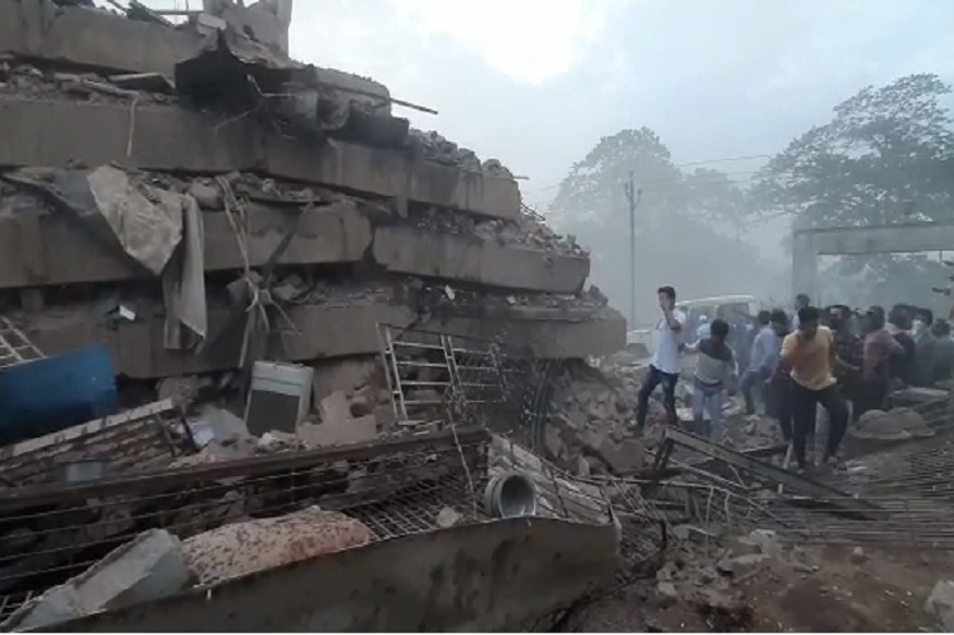 अनेक लोक ढिगाऱ्याखाली अडकल्याने एनडीआरएफकडून युद्धपातळीवर बचावकार्याला सुरुवात झाली.