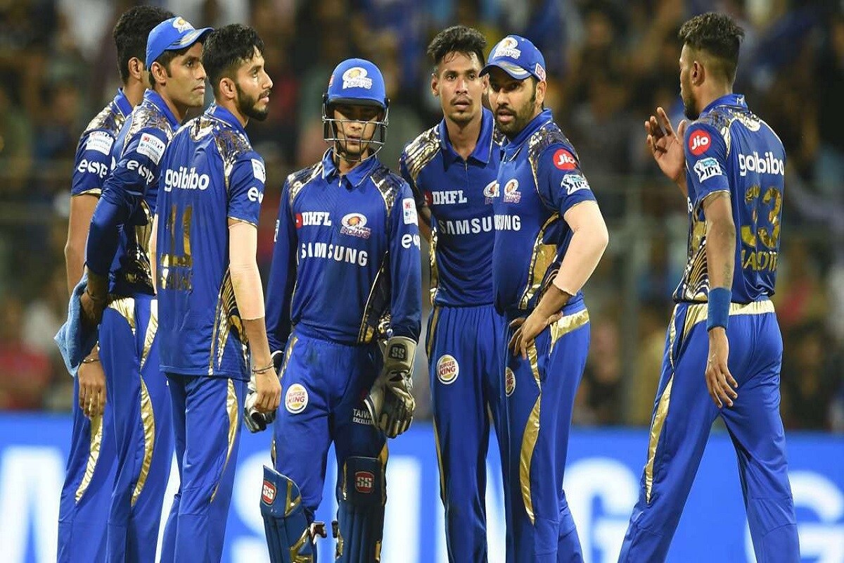इंडियन प्रीमिअर लीग (IPL 2020) स्पर्धेत षटकार आणि चौकारांचा पाऊस पडतो. जगभरातील सर्वेश्रेष्ठ फलंदाज या स्पर्धेत आतषबाजी करतात. यंदा ही स्पर्धा भारतात होणार नसून युएइमध्ये होणार आहे. इंडियन प्रीमिअर लीग (IPL 2020) स्पर्धेत षटकार आणि चौकारांचा पाऊस पडतो. जगभरातील सर्वेश्रेष्ठ फलंदाज या स्पर्धेत आतषबाजी करतात. यंदा ही स्पर्धा भारतात होणार नसून युएइमध्ये होणार आहे.
