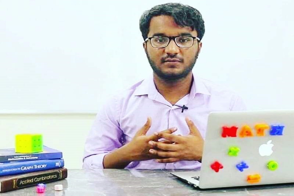 हैदराबादच्या तेलंगणातील 20 वर्षांचा नीलकंठ भानू प्रकाश जगातील सर्वात वेगवान मानवी कॅलक्युलेटर ठरला आहे.