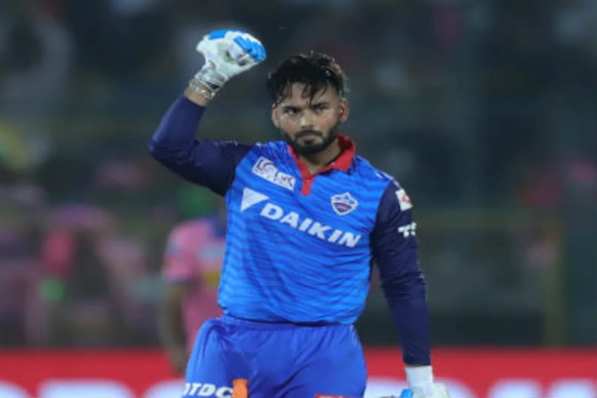 ऋषभ पंतला टीम इंडियात जागा मिळवण्यासाठी आता आयपीएलमध्ये चांगली कामगिरी करावी लागणार आहे. पंत दिल्ली कॅपिटल्स संघाकडून आयपीएल खेळतो. तर, राहुल किंग्ज इलेव्हन पंजाबसंघाकडून. त्यामुळे भारतीय संघात जागा मिळवण्यासाठी दोन्ही खेळाडूंसाठी ही स्पर्धा महत्त्वाची असणार आहे. ऋषभ पंतला टीम इंडियात जागा मिळवण्यासाठी आता आयपीएलमध्ये चांगली कामगिरी करावी लागणार आहे. पंत दिल्ली कॅपिटल्स संघाकडून आयपीएल खेळतो. तर, राहुल किंग्ज इलेव्हन पंजाबसंघाकडून. त्यामुळे भारतीय संघात जागा मिळवण्यासाठी दोन्ही खेळाडूंसाठी ही स्पर्धा महत्त्वाची असणार आहे.