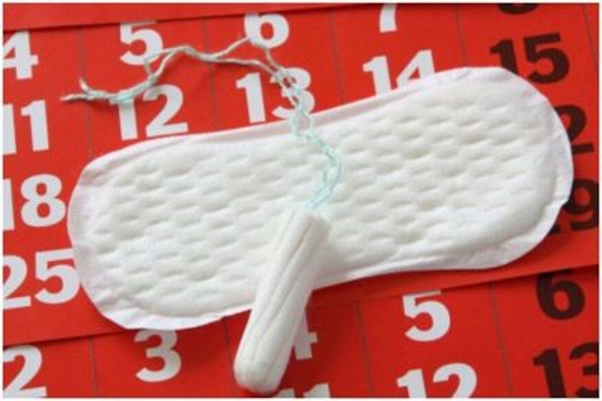 टॅम्पोन कापसापासून यामुळेही पिरेडच्या काळात टेन्शन फ्री राहता येतं. टेम्पोन आपल्या योगीमध्ये गेल्यावर पाळीच्या काळात होणारा रक्तस्त्राव शोषून घेतो.