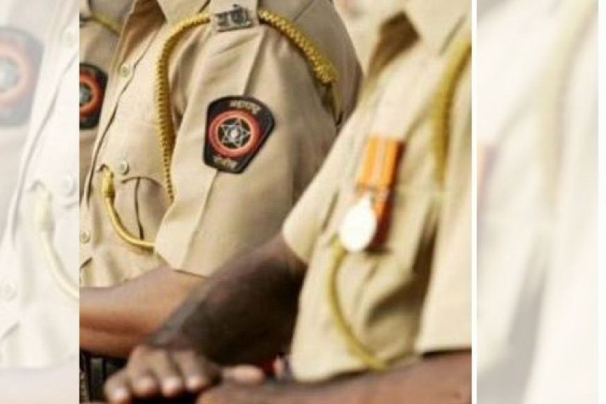 यवतमाळमध्ये अजबच घडलं, भर रस्त्यात गुंडाने पोलिसाला बेदम मारलं