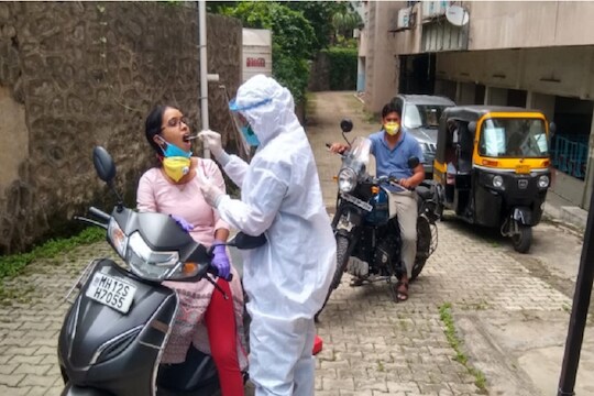 पुणेकरांना मोठा दिलासा, अवघ्या 24 तासांत थेट मोबाईलवर पाहता येणार कोरोना चाचणीचा अहवाल