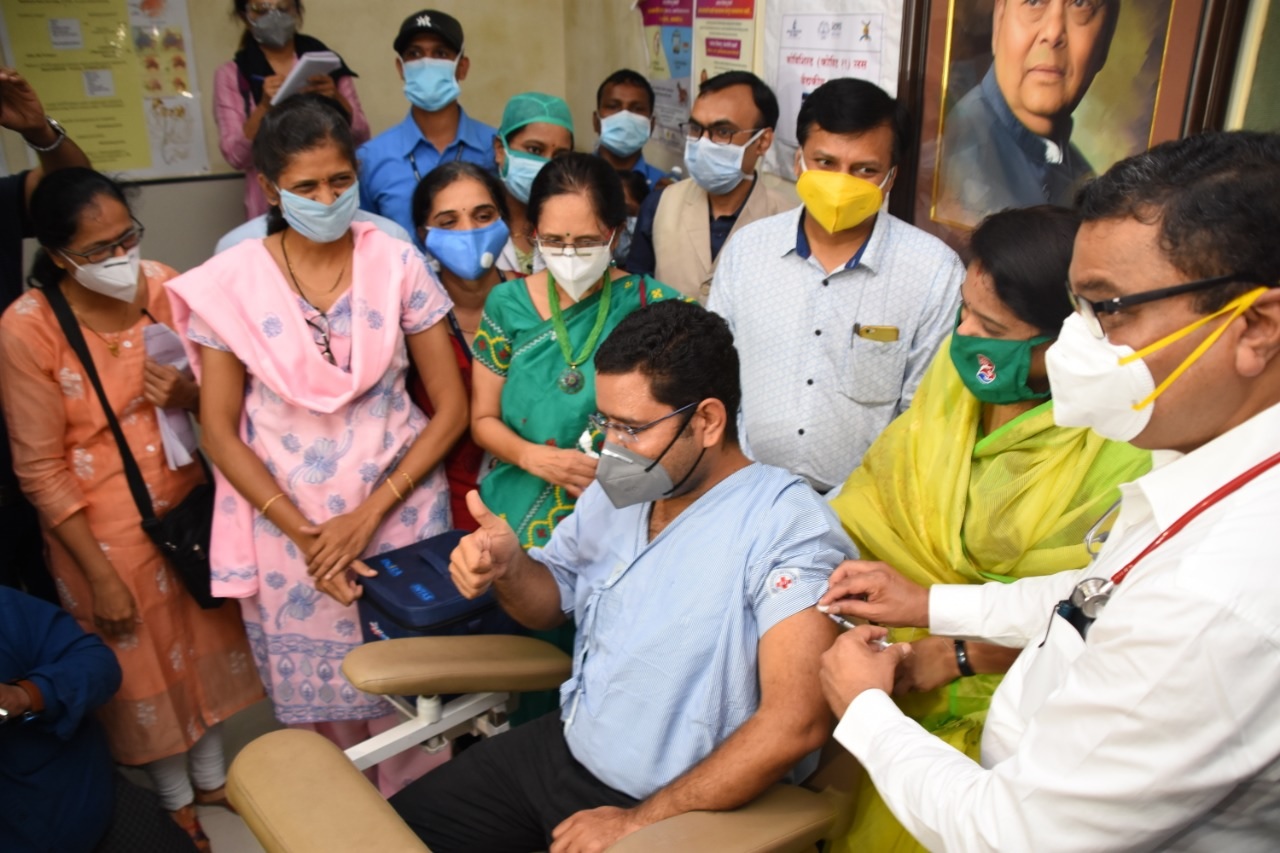 पुण्यात कोरोना लसीचा दुसरा टप्पा सुरू, या रुग्णांनावरच करणार चाचणी