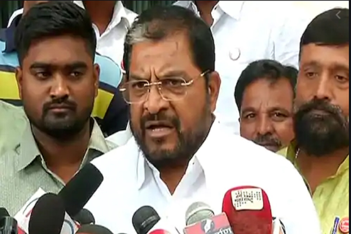 सरकारने मंजूर केलेला कायदा शेतकऱ्यांना कंपन्यांच्या दावणीला बांधणारा, राजू शेट्टी कडाडले