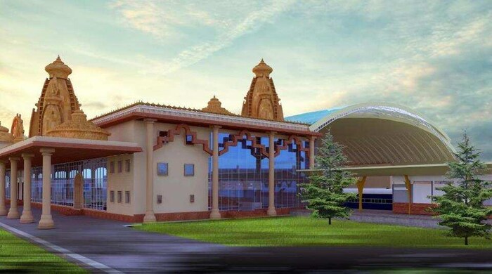 अयोध्येच्या विकासाची योजना तयार करण्यात आली असून पहिल्या टप्प्यात रेल्वे स्टेशनचा कायापालट करण्यात येणार आहे. त्याला मंदिरासारखा आकार देण्यात येणार आहे.